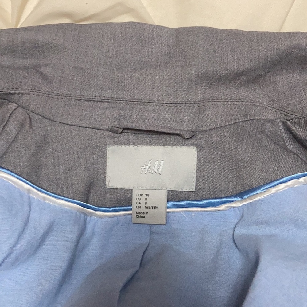 Gray H&M blazer - Picture 4 of 8